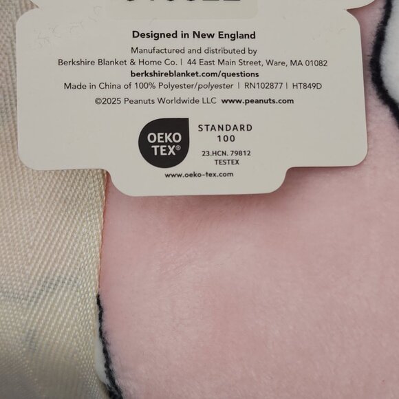 Peanuts Snoopy Twin Plush Throw Blanket Pink 60x90 By Berkshire Cozy & Soft - Picture 6 of 7